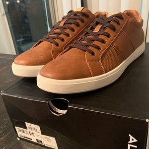 Aldo Sneakers sz 12